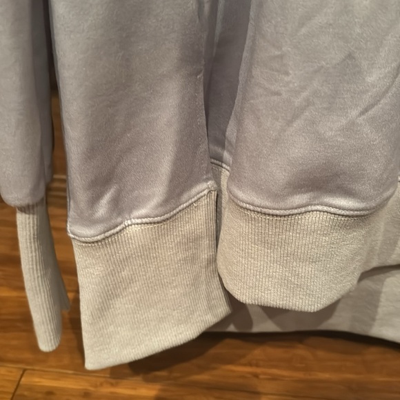 2 cute pattern sweatshirts - Picture 4 of 7